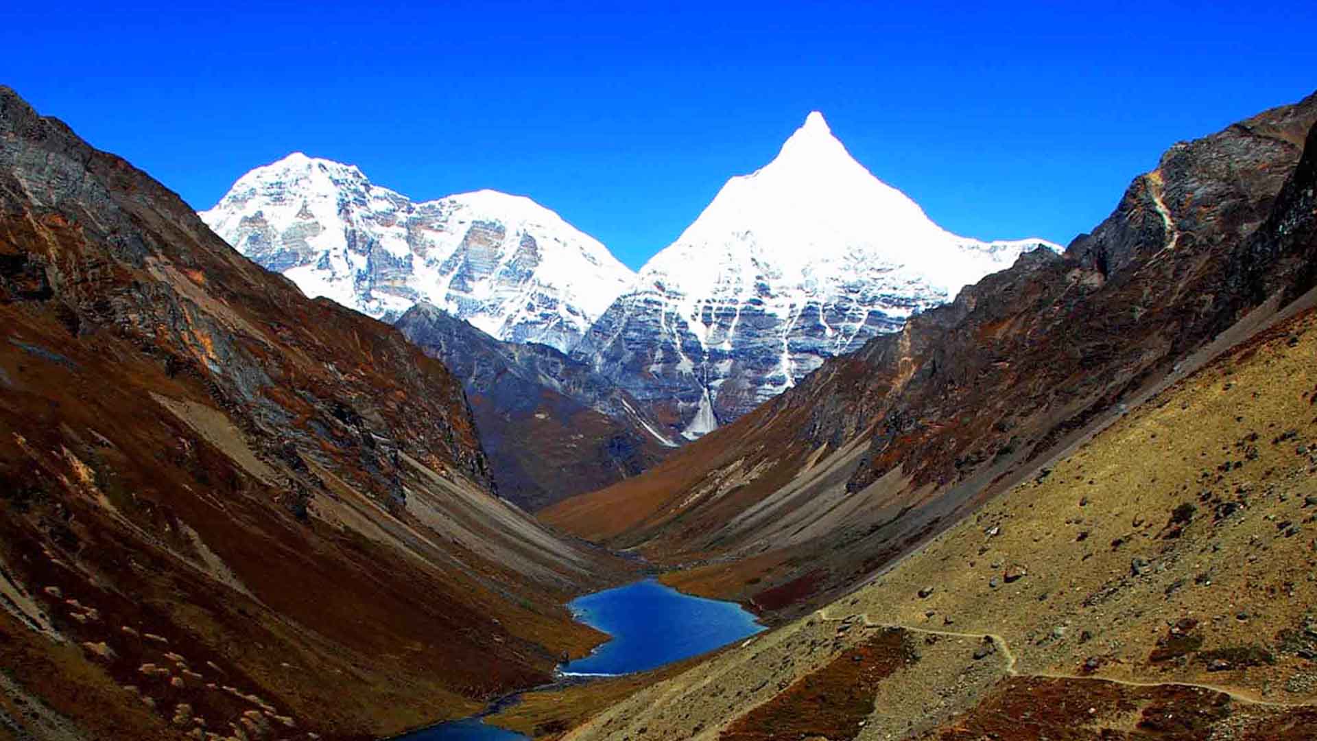 Jomolhari Trek